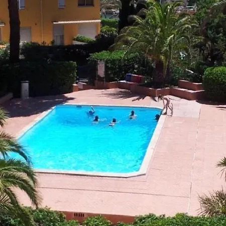 4 Pers Avec Piscine Et Parking A 1200m De La - Fr-1-249-263 *